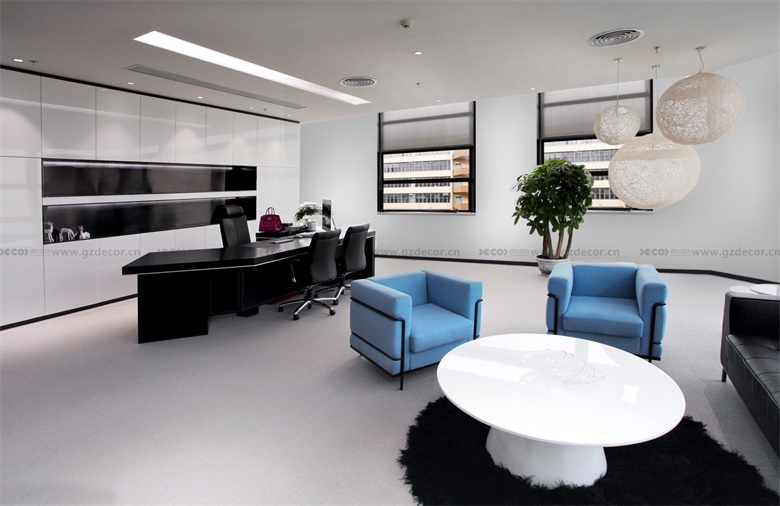 大型企業(yè)辦公室設計公司如何處理緊急項目？