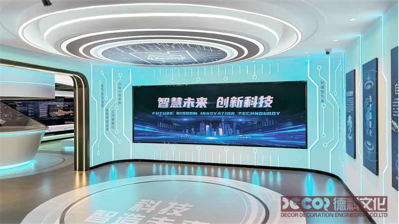 空間的對話：展廳設計中開放與私密的辯證之舞